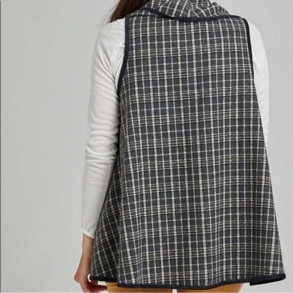 Altar’d State Grey & White Plaid Waterfall Vest - Picture 3 of 8